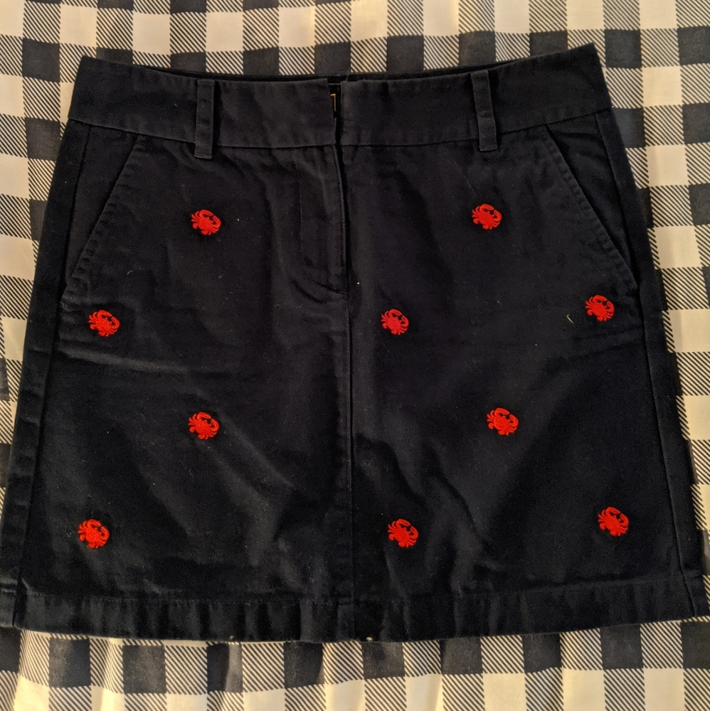 Vineyard Vines embroidered crab mini skirt size 6